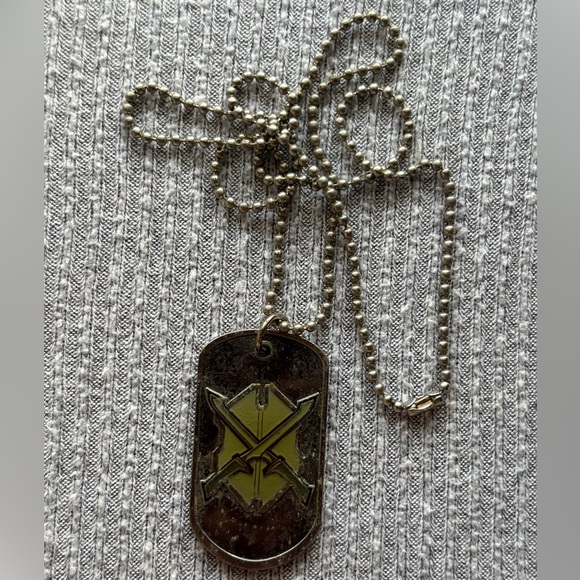 Microsoft Jewelry - 2007 Microsoft Corp signed Halo 3 silver tone dog tag pendant necklace